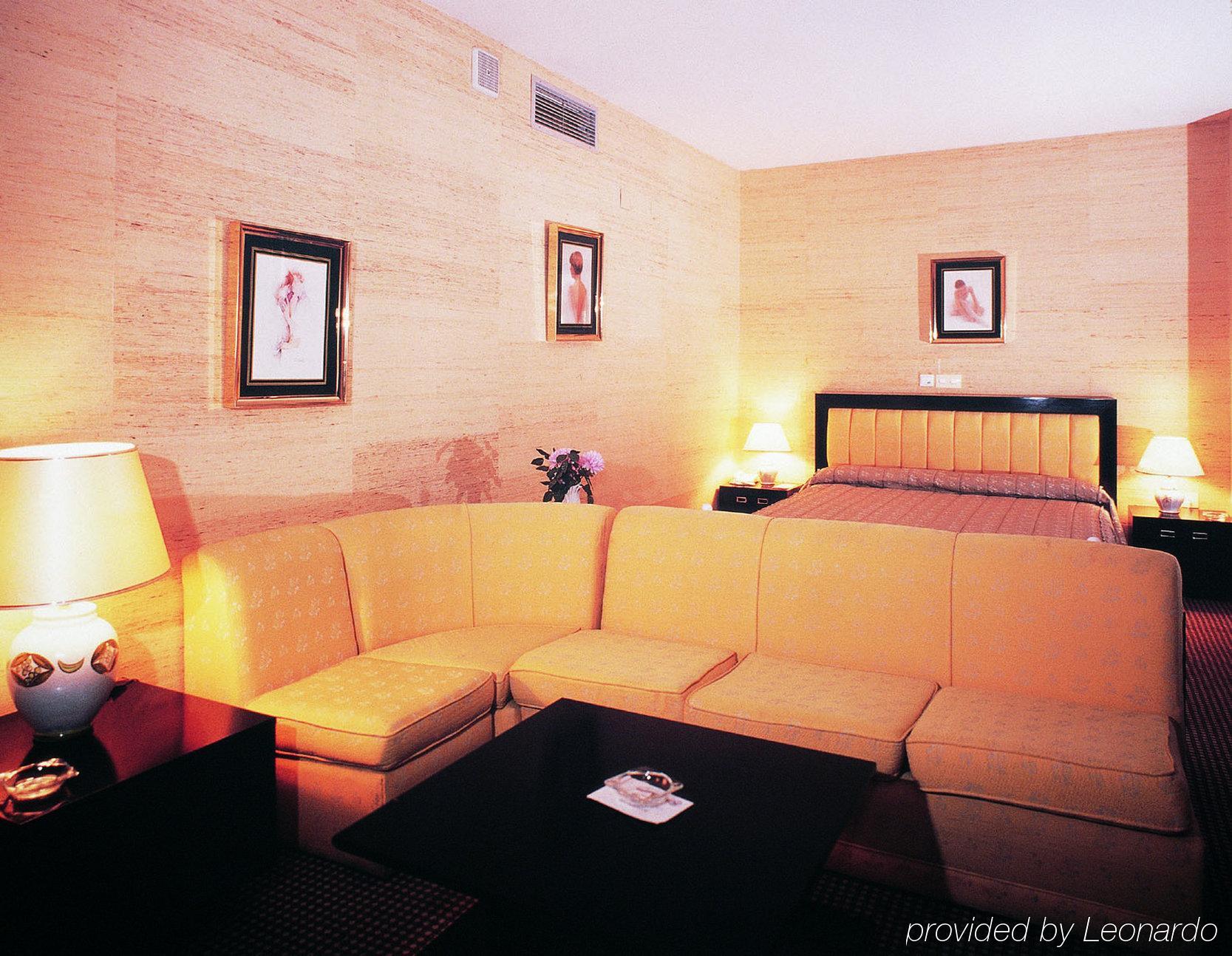 Hotel Ebora By Vivere Stays ตาลาเวรา เดลา เรย์นา ห้อง รูปภาพ